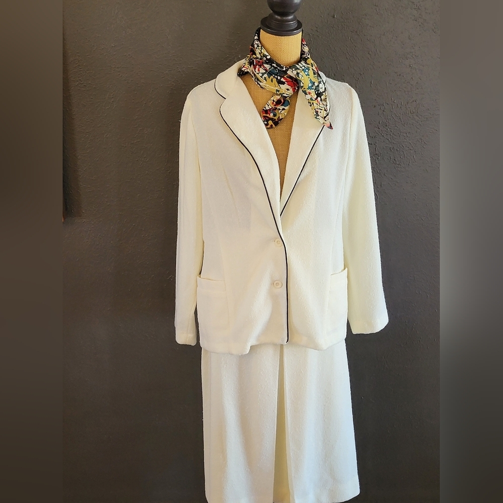 Center Stage 70s Ivory Polyester Textured Knit Skirt Suit Size Medium